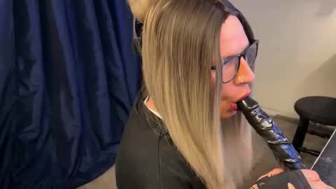 Snapshot of xdresserwithass588292 chatting on 11.28.25 xdresserwithass online show from 11.28.25