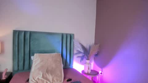 Snapshot of xenarevelo chatting on 02.13.26 Xena Revelo online show from 02.13.26