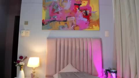 Snapshot of xenarevelo chatting on 02.19.26 Xena Revelo online show from 02.19.26