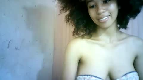 Snapshot of xenna610827 chatting on 02.02.25 xenna610827 online show from 02.02.25