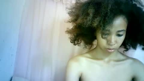 Snapshot of xenna610827 chatting on 02.03.25 xenna610827 online show from 02.03.25