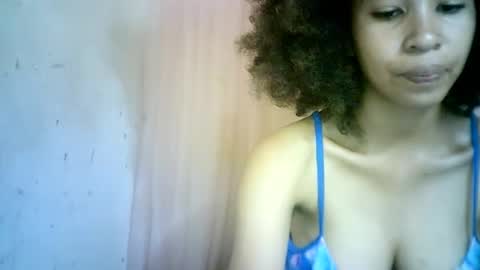 Snapshot of xenna610827 chatting on 02.05.25 xenna610827 online show from 02.05.25