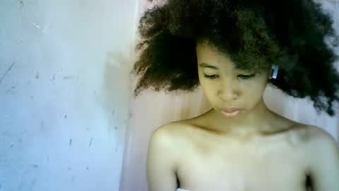 Snapshot of xenna610827 chatting on 02.12.25 xenna610827 online show from 02.12.25