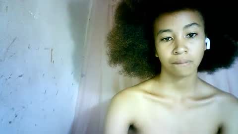 Snapshot of xenna610827 chatting on 02.18.25 xenna610827 online show from 02.18.25