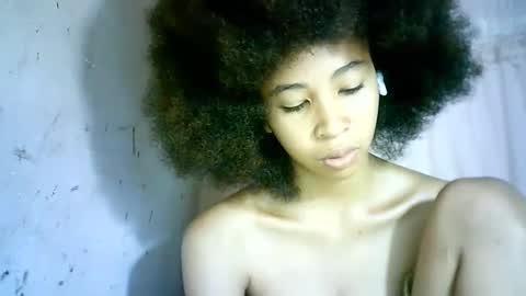 Snapshot of xenna610827 chatting on 02.18.25 xenna610827 online show from 02.18.25