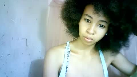 Snapshot of xenna610827 chatting on 02.27.25 xenna610827 online show from 02.27.25