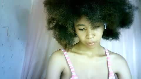 Snapshot of xenna610827 chatting on 03.02.25 xenna610827 online show from 03.02.25