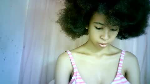 Snapshot of xenna610827 chatting on 03.05.25 xenna610827 online show from 03.05.25