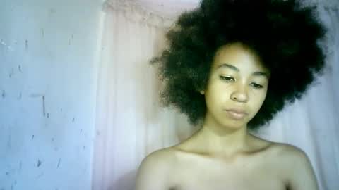 Snapshot of xenna610827 chatting on 03.12.25 xenna610827 online show from 03.12.25