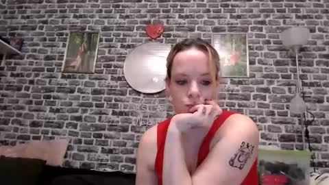 Snapshot of xhotmilf87x chatting on 02.24.26 Milfi online show from 02.24.26