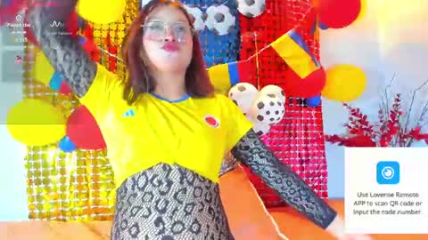 Snapshot of ximehot_69 chatting on 06.27.26 tifanny online show from 06.27.26