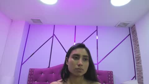 Snapshot of ximena_vasquez8 chatting on 02.04.25 Xime online show from 02.04.25