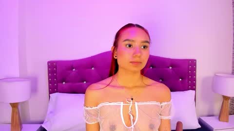 Snapshot of ximena_vasquez8 chatting on 10.05.25 Xime online show from 10.05.25
