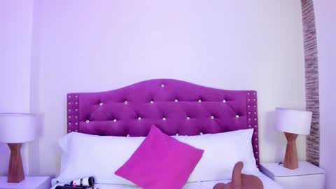 Snapshot of ximena_vasquez8 chatting on 10.20.25 Xime online show from 10.20.25