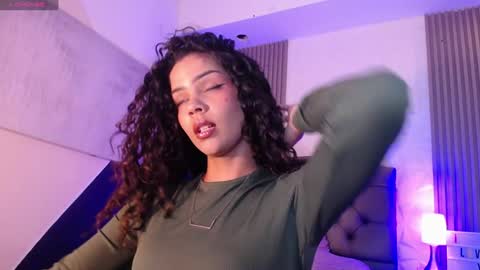 Snapshot of ximenaa_diaz chatting on 01.27.25 Mia Vega online show from 01.27.25