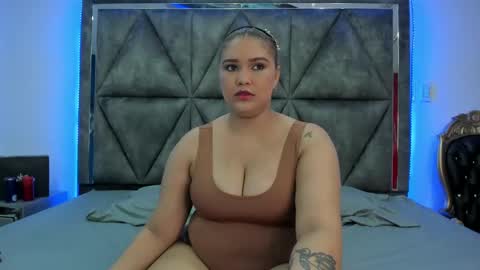 Snapshot of ximenarusso chatting on 12.30.24 online show from 12.30.24