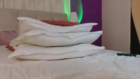 Kim online show from 04.12.26