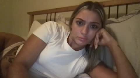 Snapshot of xkloeexo chatting on 12.15.25 xkloeexo online show from 12.15.25