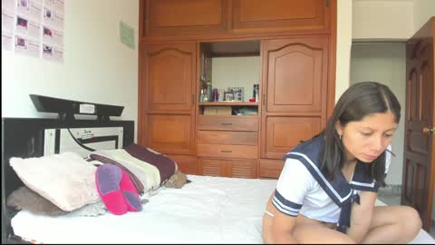 We are Lana. the one with short hair and vanessa girl with long hair online show from 02.01.25