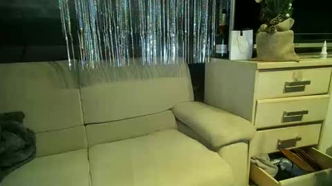 Snapshot of xlecram chatting on 12.31.24 Wendy online show from 12.31.24