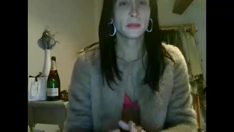 Snapshot of xlecram chatting on 10.29.25 Wendy online show from 10.29.25