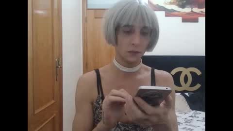 Snapshot of xlecram chatting on 12.01.25 Wendy online show from 12.01.25