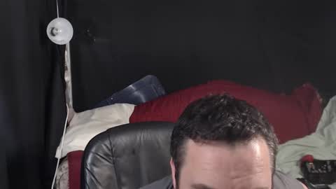 Snapshot of xmetalstudx chatting on 10.16.25 MetalstudMaster online show from 10.16.25