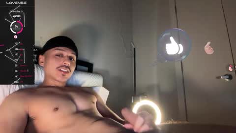 Snapshot of xmomentumx chatting on 10.23.25 xmomentumx online show from 10.23.25