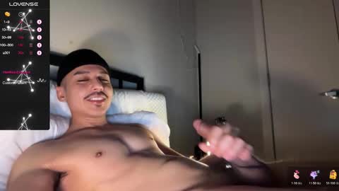 Snapshot of xmomentumx chatting on 11.20.25 xmomentumx online show from 11.20.25