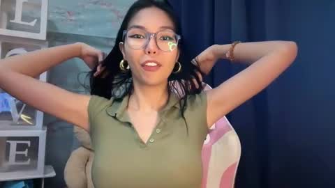 Snapshot of xmonica_cummerx chatting on 11.04.25 Sweet Monica online show from 11.04.25