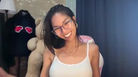 Snapshot of xmonica_cummerx chatting on 11.09.25 Sweet Monica online show from 11.09.25