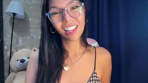Snapshot of xmonica_cummerx chatting on 11.22.25 Sweet Monica online show from 11.22.25