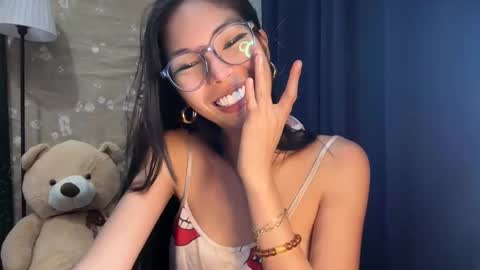 Snapshot of xmonica_cummerx chatting on 11.29.25 Sweet Monica online show from 11.29.25