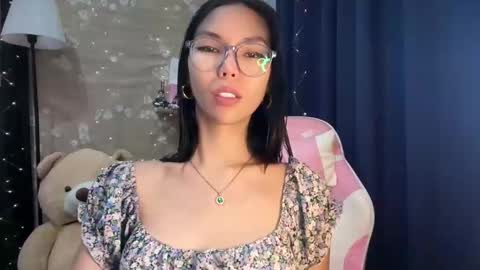 Snapshot of xmonica_cummerx chatting on 12.01.25 Sweet Monica online show from 12.01.25