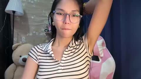 Snapshot of xmonica_cummerx chatting on 12.15.25 Sweet Monica online show from 12.15.25