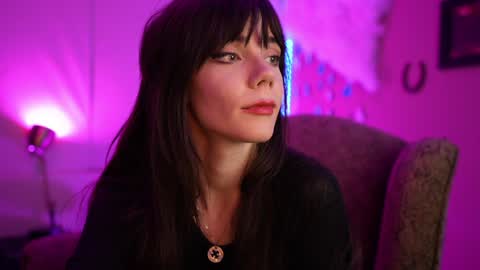 Bella Bondai online show from 01.15.25