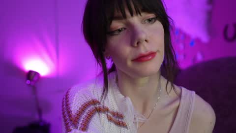 Bella Bondai online show from 01.18.25