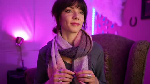 Bella Bondai online show from 01.25.25