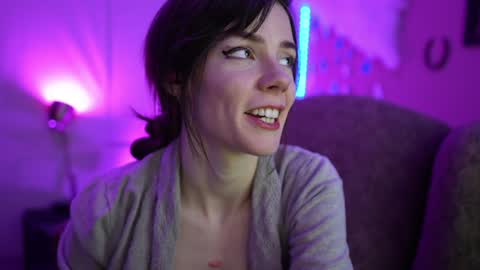 Bella Bondai online show from 01.30.25