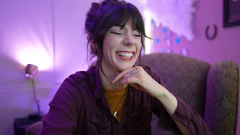 Bella Bondai online show from 02.04.25