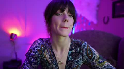 Bella Bondai online show from 02.09.25