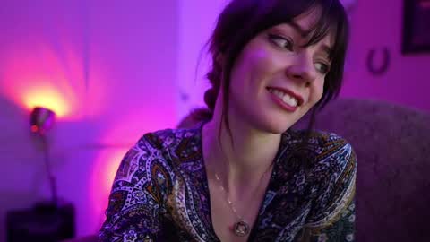 Bella Bondai online show from 02.09.25