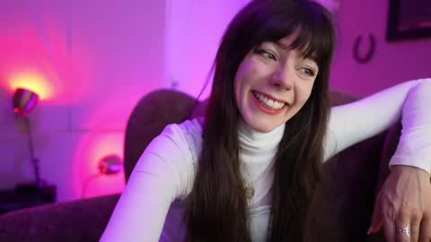 Bella Bondai online show from 02.18.25