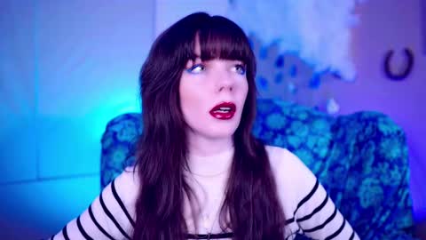 Bella Bondai online show from 09.21.25