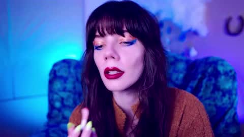 Bella Bondai online show from 09.25.25