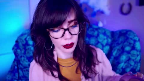 Bella Bondai online show from 11.23.25