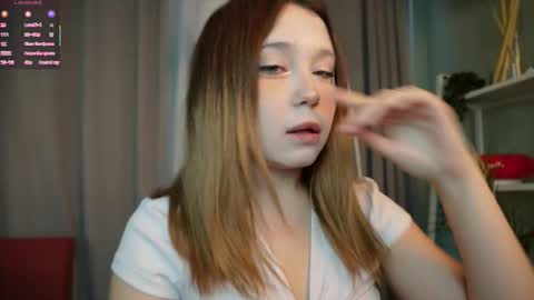 Snapshot of xohanna chatting on 11.22.25 Milana online show from 11.22.25