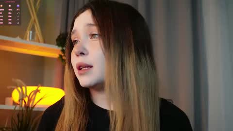 Snapshot of xohanna chatting on 11.25.25 Milana online show from 11.25.25