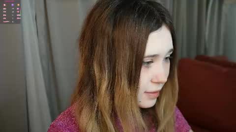 Snapshot of xohanna chatting on 11.30.25 Milana online show from 11.30.25