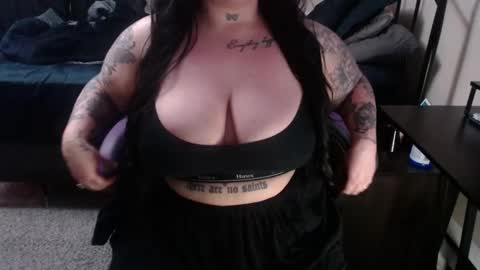 xorileyschembri online show from 02.15.25